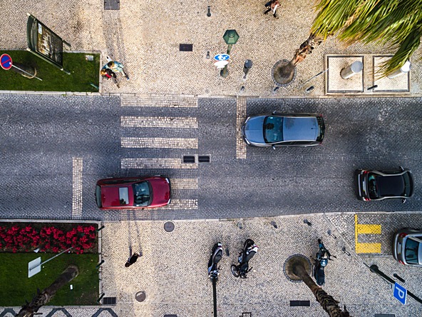 Cars people city_crop